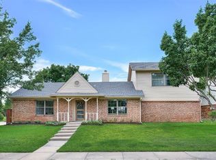 2037 Oakbluff Cir, Carrollton, TX 75007