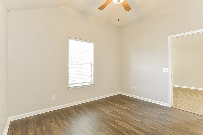 496 Cedar Park Cir — Photo 9