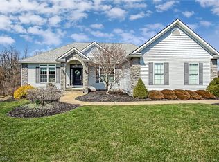 3336 Sandalwood Ln, Cuyahoga Falls, OH 44223