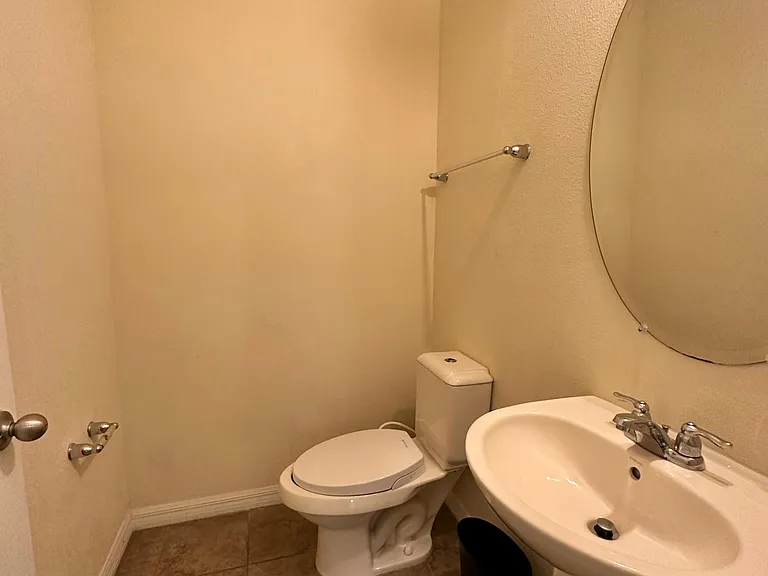 968 Maumee St — Photo 24