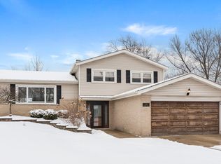 7333 Bunker Rd, Darien, IL 60561