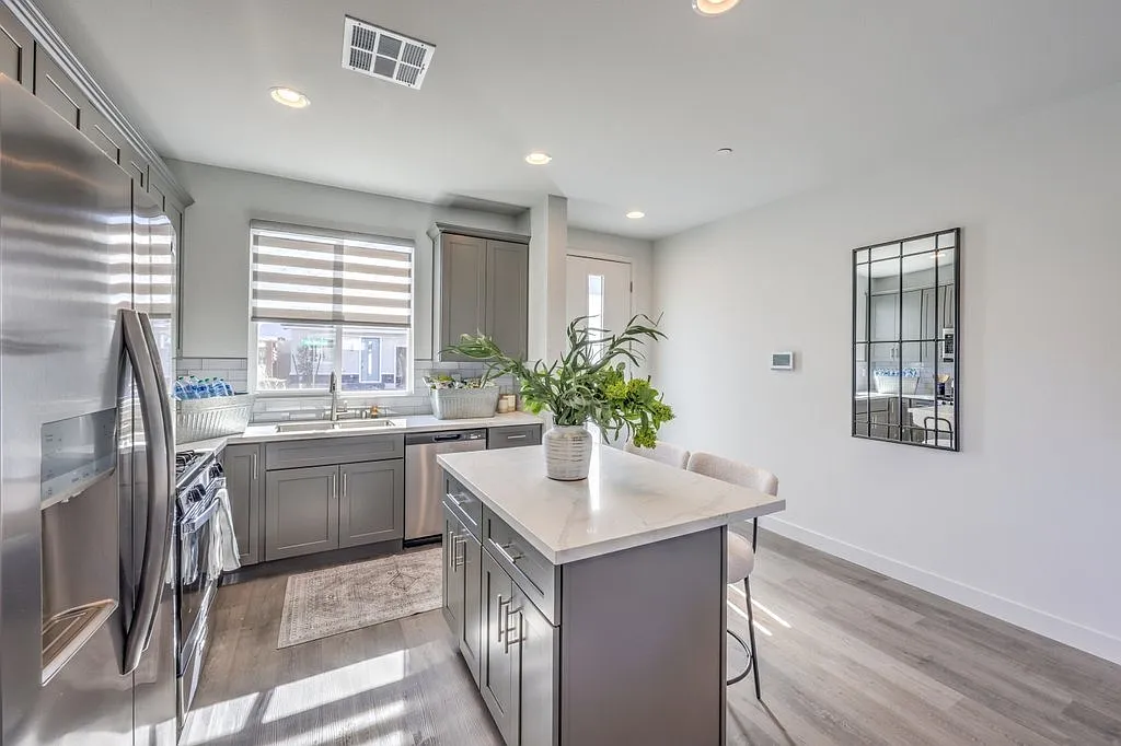 Serenity Townhomes — Photo 2