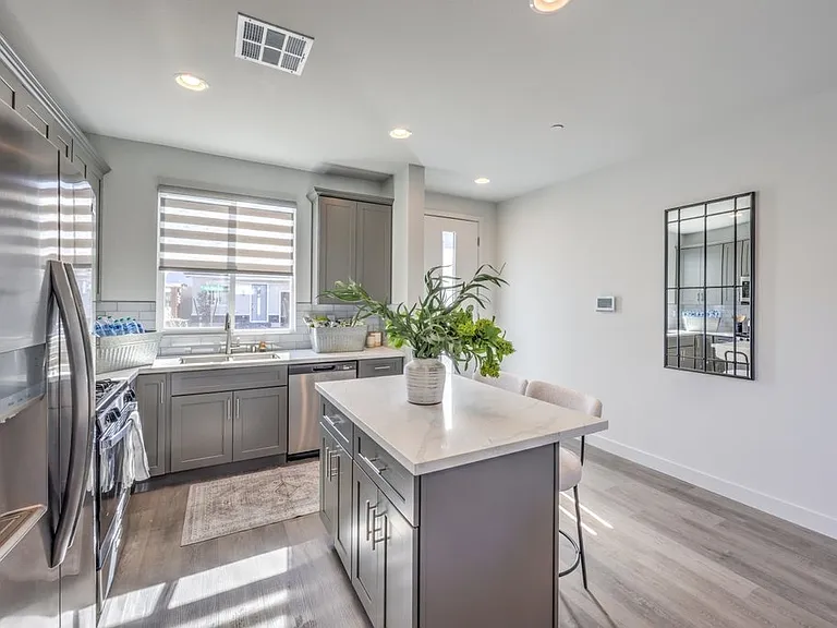Serenity Townhomes — Photo 2