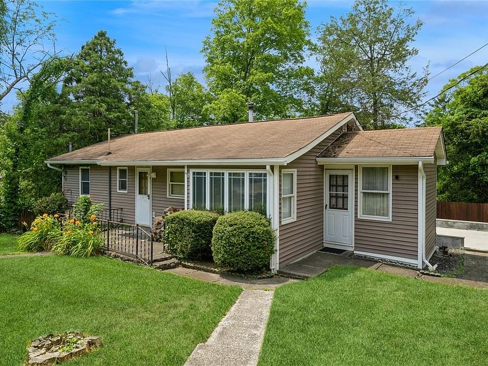 1st image of 14 Claremont Trail