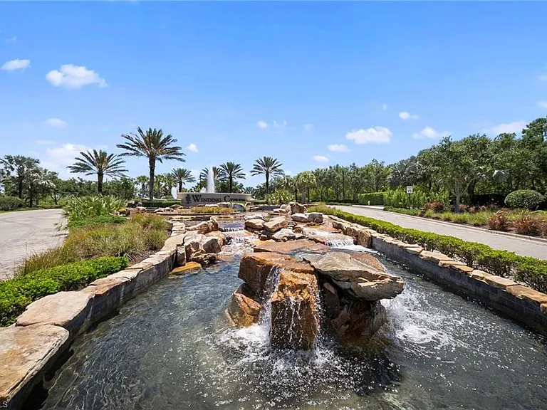 7052 Live Oak Dr — Photo 46