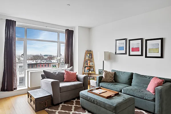 Rented by CORE | media 10