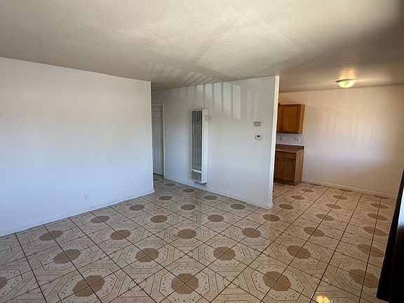 4th image of 2114 Bush Ave APT F