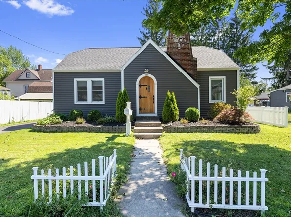 88 Bradford St, Auburn, NY 13021