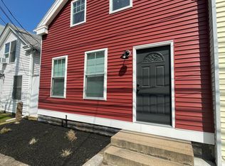 34 Mechanic St, Pawcatuck, CT 06379