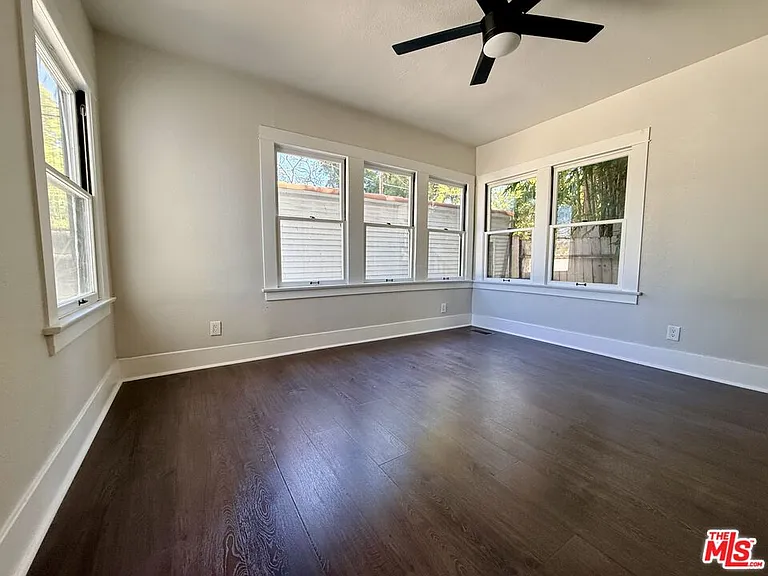 854 Serrano Pl — Photo 9