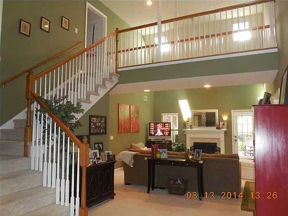 3rd image of 649 Majestic Oak Dr
