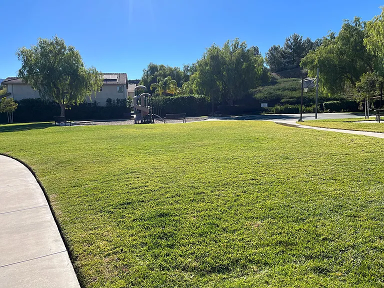 Plenty of space for kids and pets to run around and enjoy