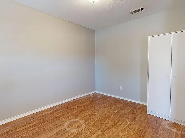 6121 Whitman Ave — Photo 7