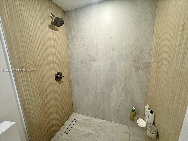 2899 Collins Ave #424 — Photo 10