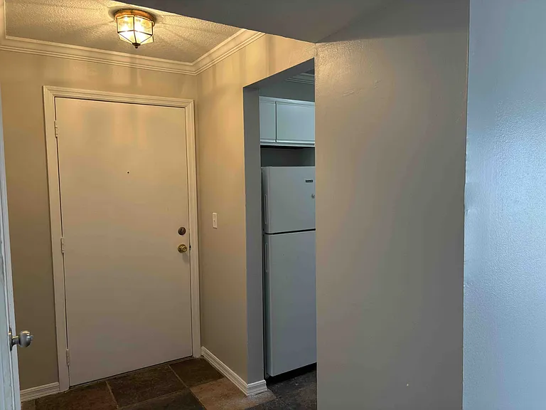 315 Grant Ave — Photo 3