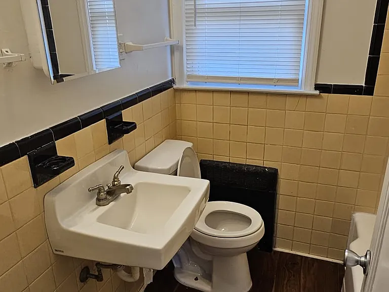 51 Lee St #A — Photo 12