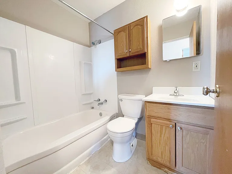 Fairmont Apartments — Photo 11