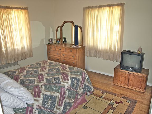 Bedroom / Wood Floors