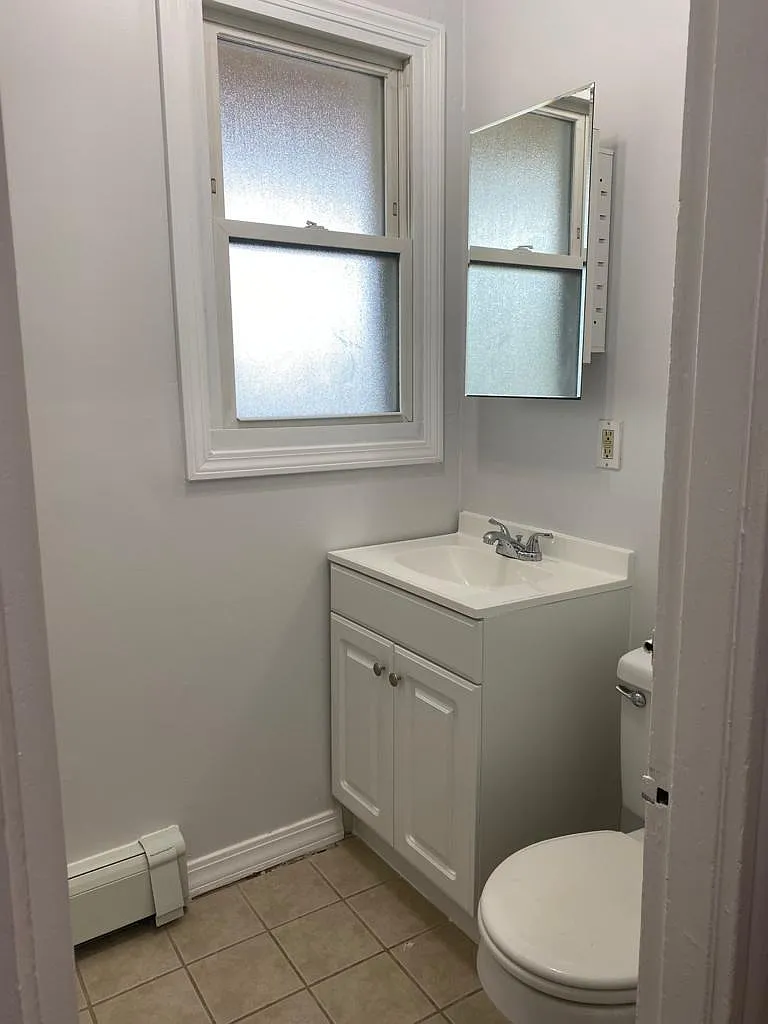 2 bed, 870 sqft, $2,100 — Photo 3