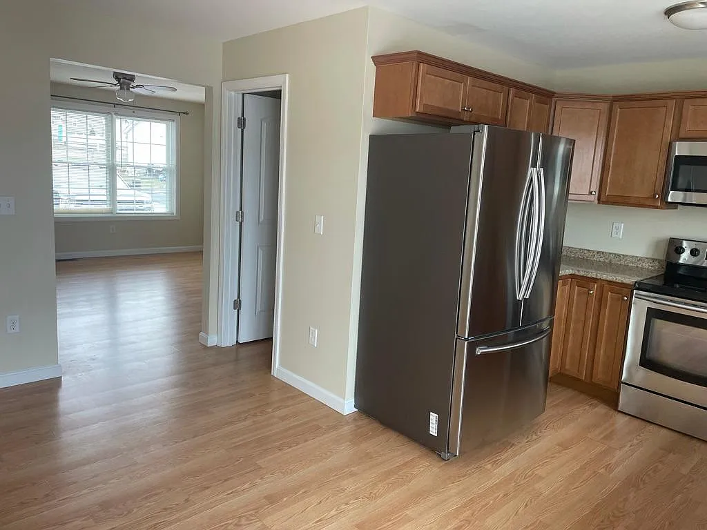 17 South Ave — Photo 2