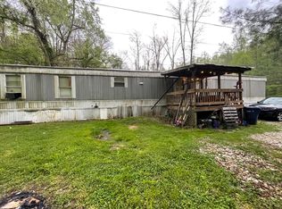 1229 Black Leg Rd, Rush, KY 41168