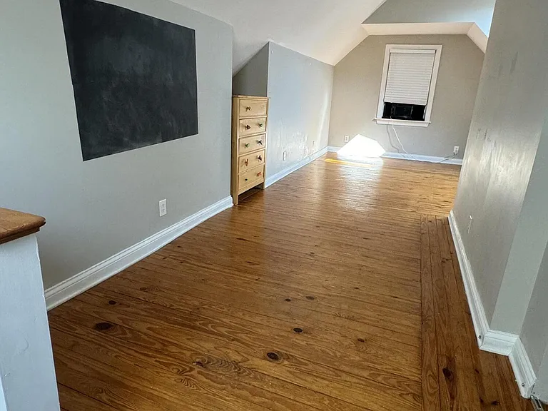 249 Norbourne Blvd — Photo 15