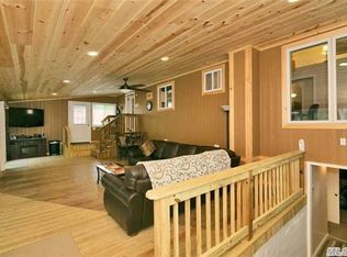 197 Horseblock Rd, Farmingville, NY 11738