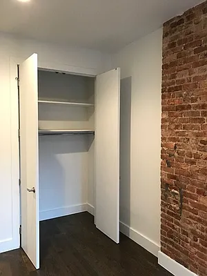 Rented by City Prime Commercial Realty  | media 17