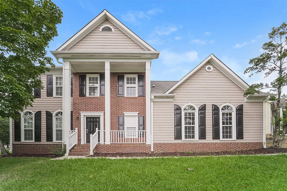 4 bed, 2.5 bath, 2140 sqft, $2,305 — Photo 4