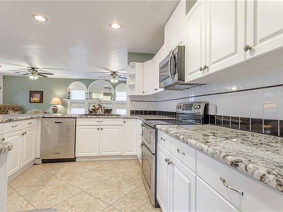 5th image of 661 W Cadillac Dr