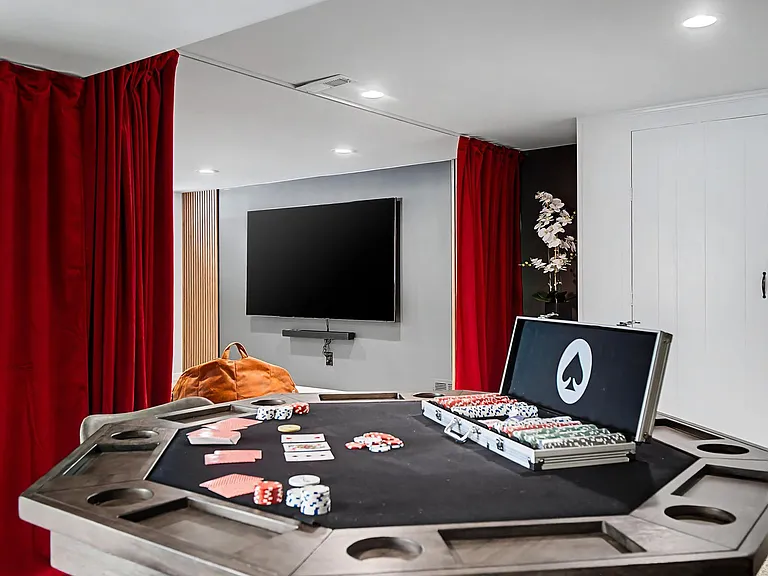 Building's Lounge