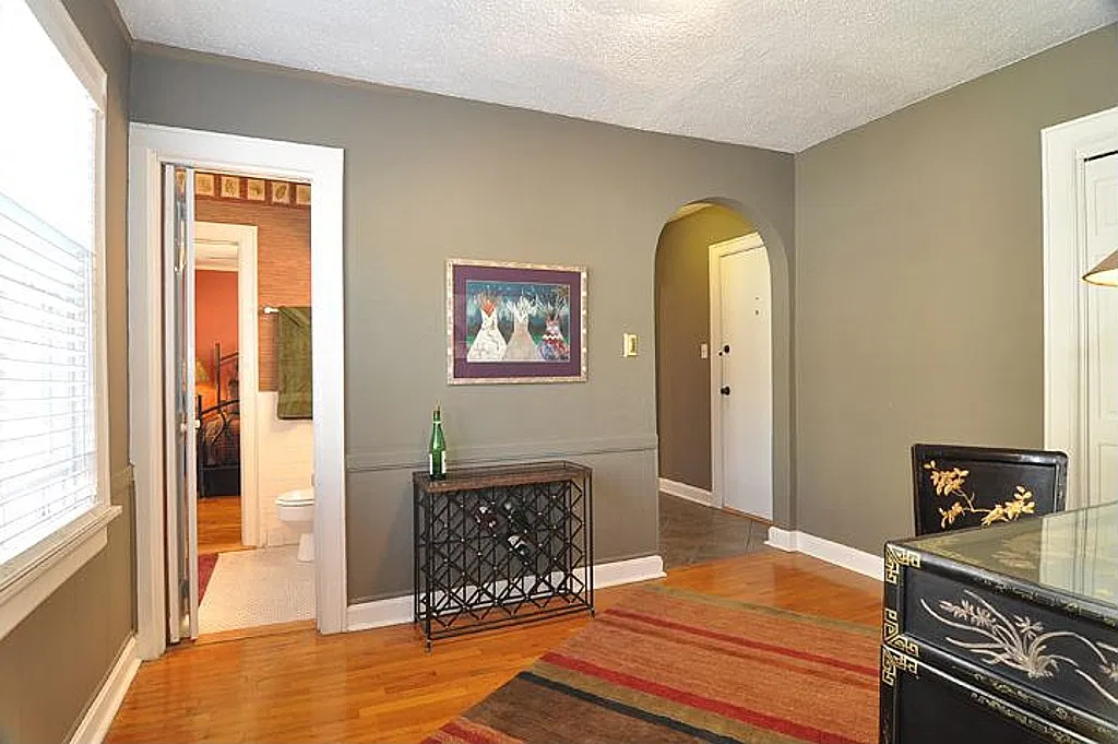 4538 Jarboe St — Photo 2
