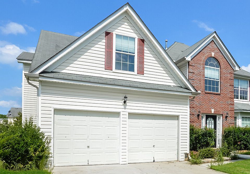1st image of 255 Hillside Oak Ln