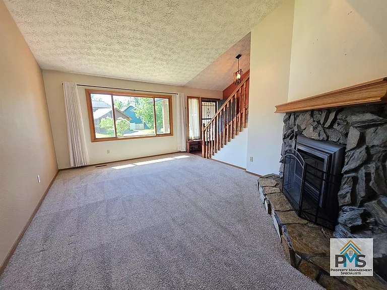 8991 Rendon Dr — Photo 3