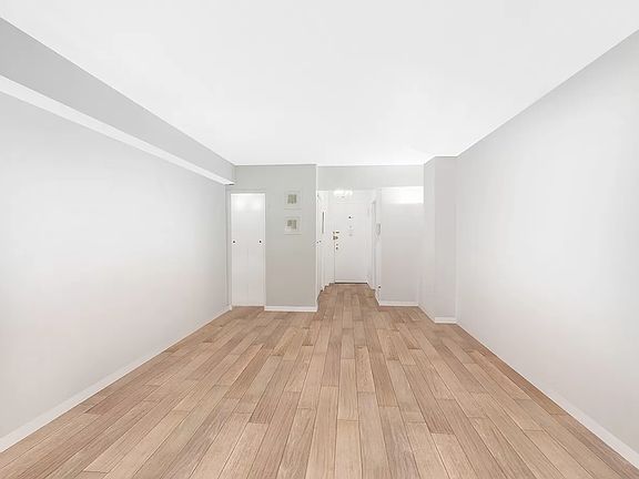 4th image of 401 E 65th St APT 2I