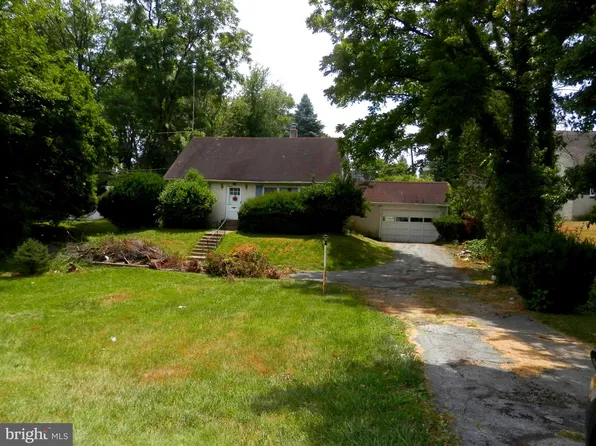 574 W Woodland Ave, Springfield, PA 19064