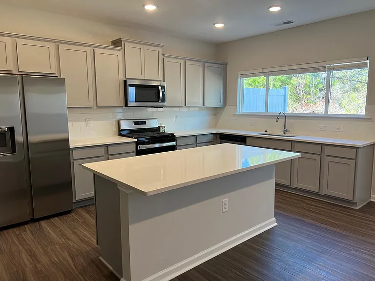 5106 Cambrey Dr — Photo 6