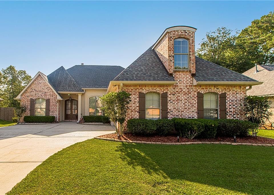 1st image of 204 Timberwood Ct