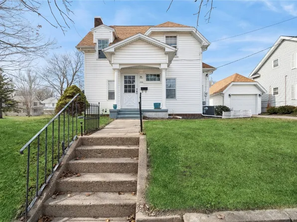 206 S Davis St, Anamosa, IA 52205