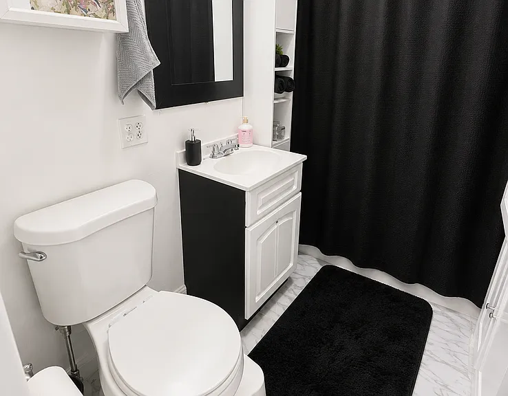 1726 W Carmen Ave #3F — Photo 4
