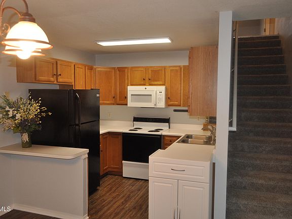 5th image of 524 Stolman Way