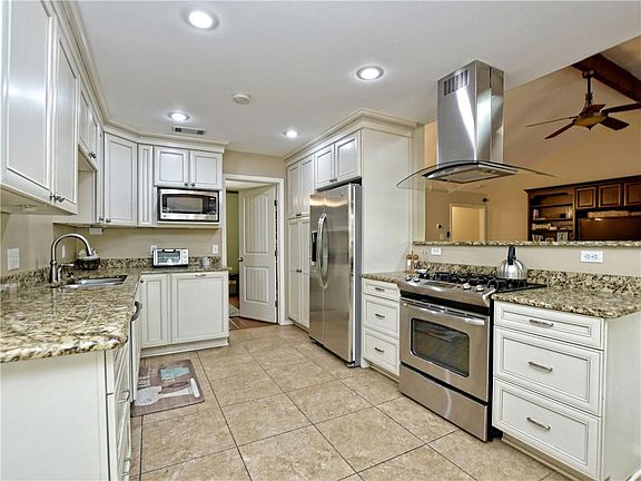 2nd image of 11315 Alhambra Dr