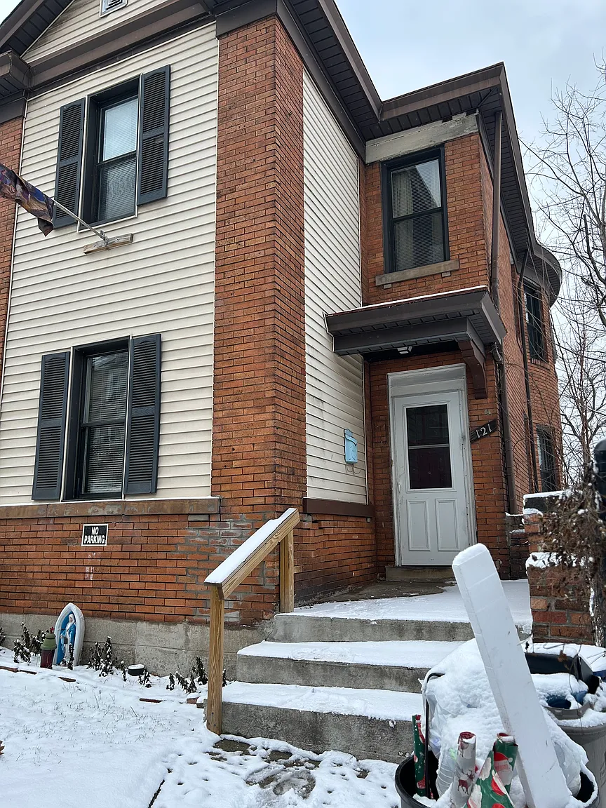 119-121 Kirk Ave photo 1