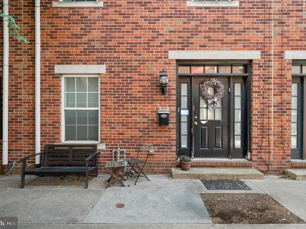 922 Hall St, Philadelphia, PA 19147