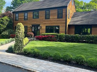 20 Shore Rd, Mount Sinai, NY 11766