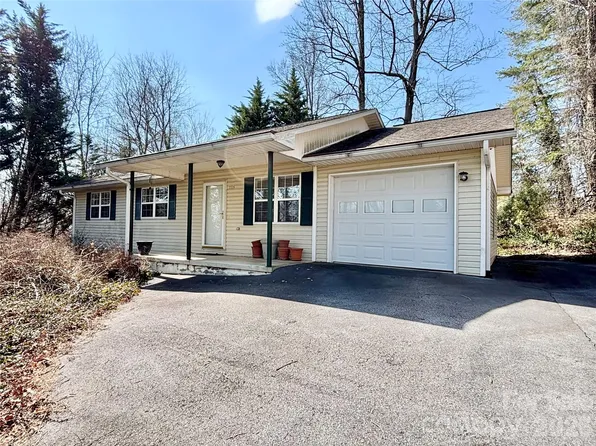 2335 Greater Druid Hills Blvd, Hendersonville, NC 28791