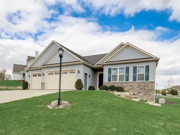 1560 Fox Tail COURT, Mukwonago, WI 53149