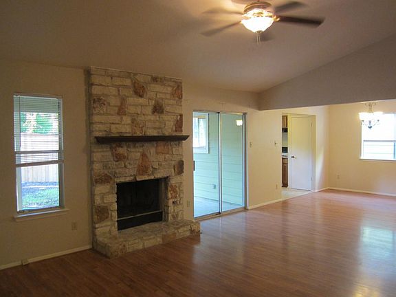 3rd image of 9713 Meadowheath Dr