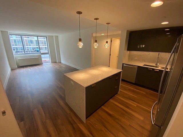 1st image of 22 E 1st St APT 309