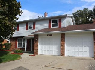 1886 W Packard Dr, Saginaw, MI